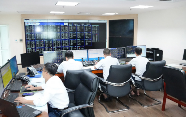 Trực vận h&agrave;nh tại Trung t&acirc;m điều khiển xa (PC Thanh H&oacute;a).