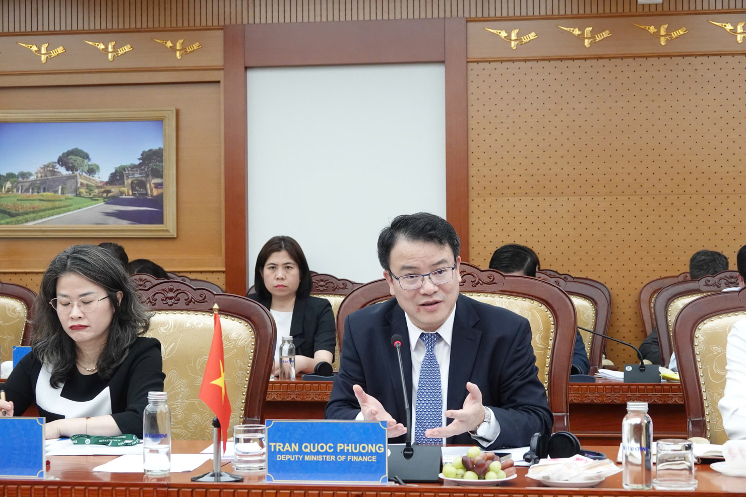 Thứ trưởng Trần Quốc Phương ph&aacute;t biểu tại buổi đối thoại.