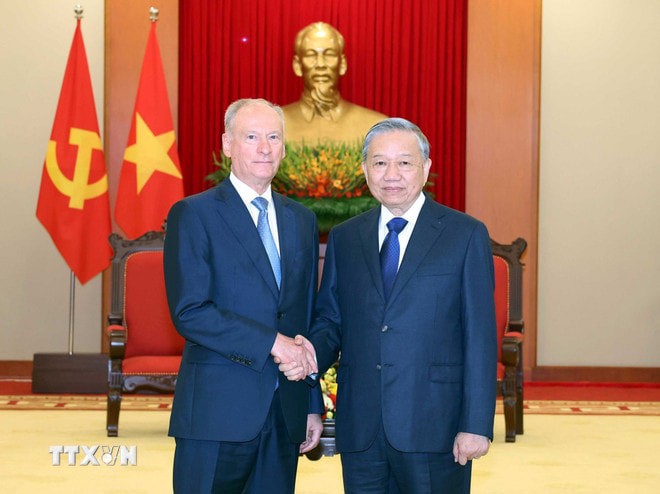 Tổng B&iacute; thư T&ocirc; L&acirc;m tiếp Trợ l&yacute; Tổng thống, Chủ tịch Hội đồng Biển Li&ecirc;n bang Nga Nicolai Patrushev. Ảnh: Thống Nhất/TTXVN. &nbsp;