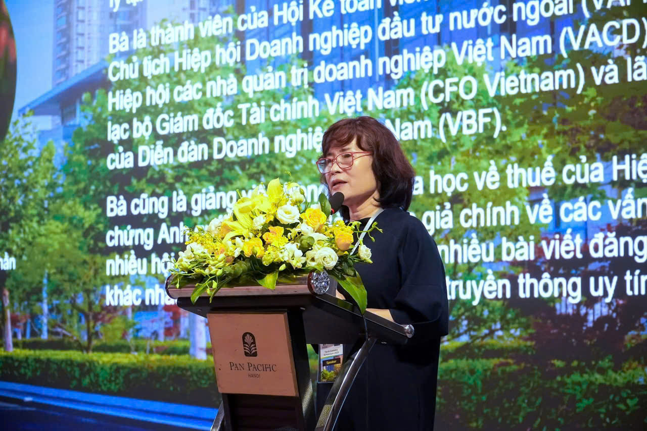 B&agrave; Hương Vũ&nbsp; - Tổng Gi&aacute;m đốc C&ocirc;ng ty Cổ phần Tư vấn EY Việt Nam (EY Consulting VN) ph&aacute;t biểu khai mạc Hội thảo