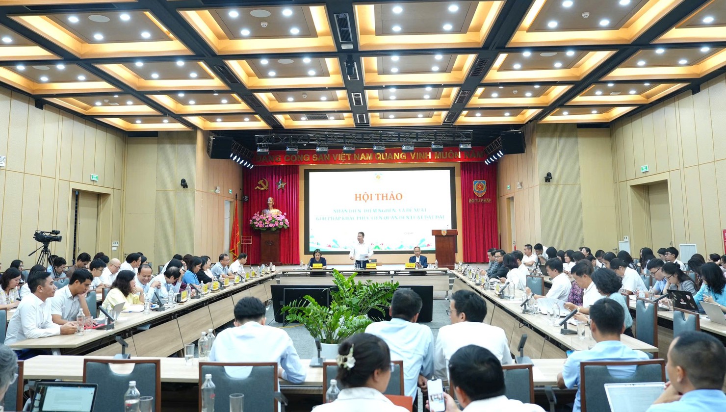 Sự kiện thu h&uacute;t sự quan t&acirc;m của nhiều bộ, ng&agrave;nh, chuy&ecirc;n gia, doanh nghiệp.