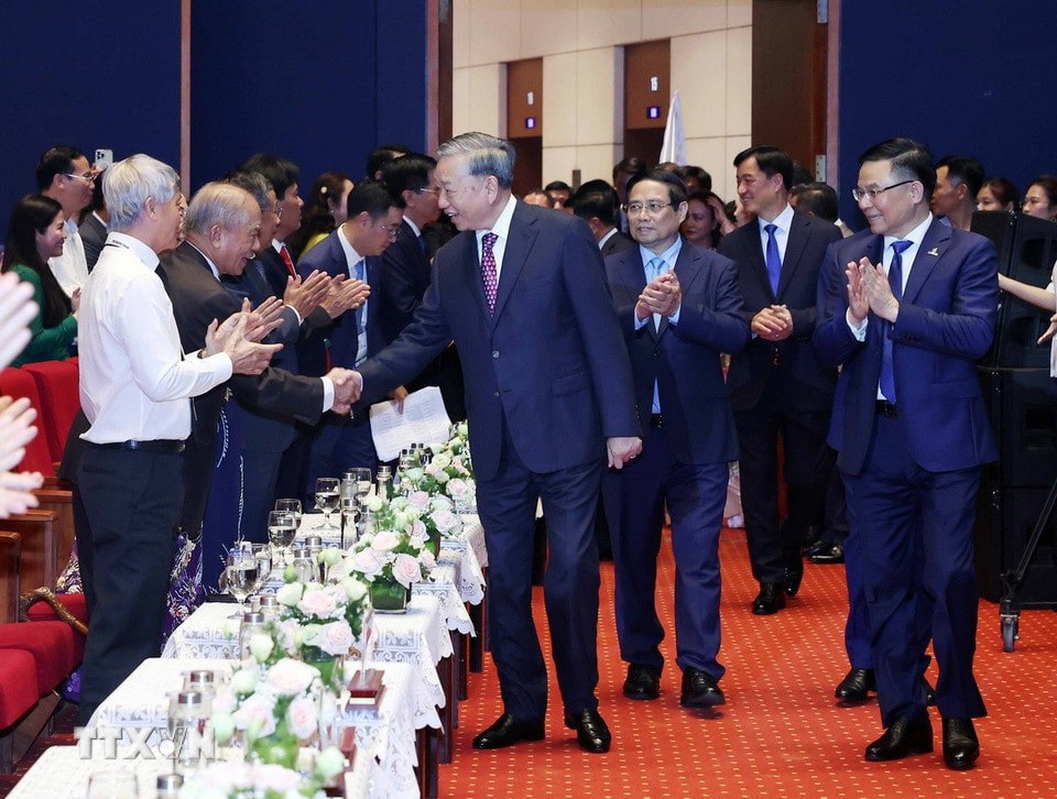 Tổng Bí thư Tô Lâm đến dự Lễ kỷ niệm 50 năm Ngày thành lập Tập đoàn Công nghiệp - Năng lượng quốc gia Việt Nam. Ảnh: Thống Nhất/TTXVN. 