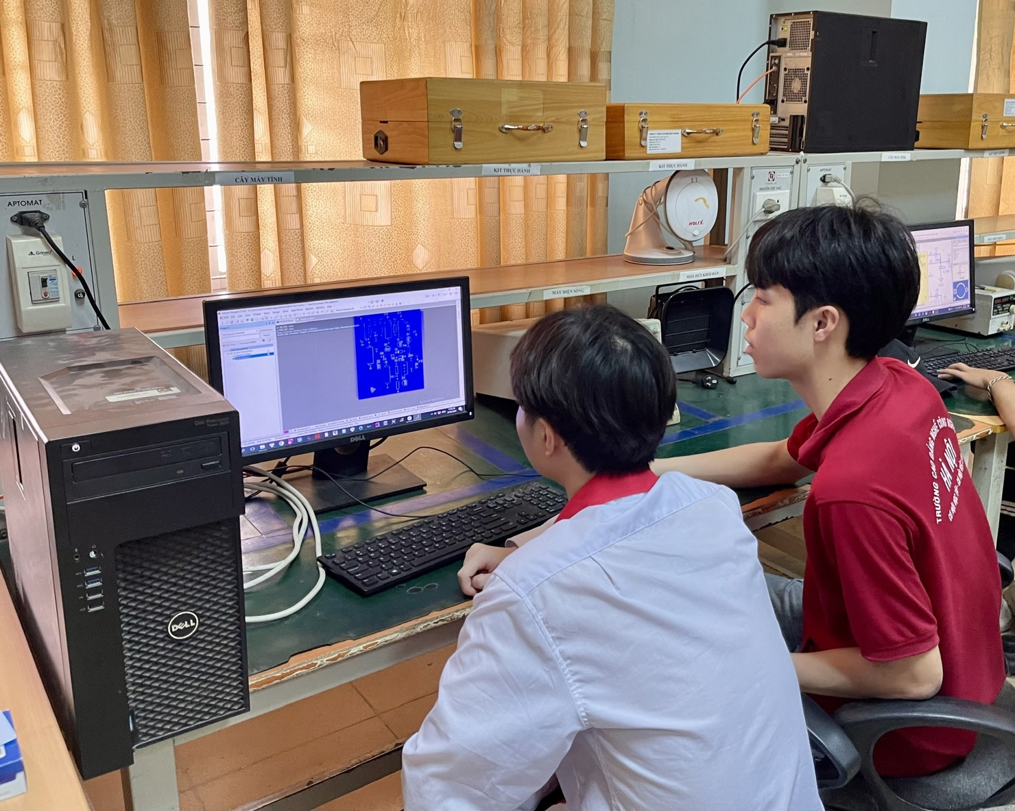 Đ&agrave;o tạo nh&acirc;n lực c&ocirc;ng nghệ cao đang l&agrave; ưu ti&ecirc;n của nhiều trường v&agrave; doanh nghiệp. Ảnh minh hoạ: H.D