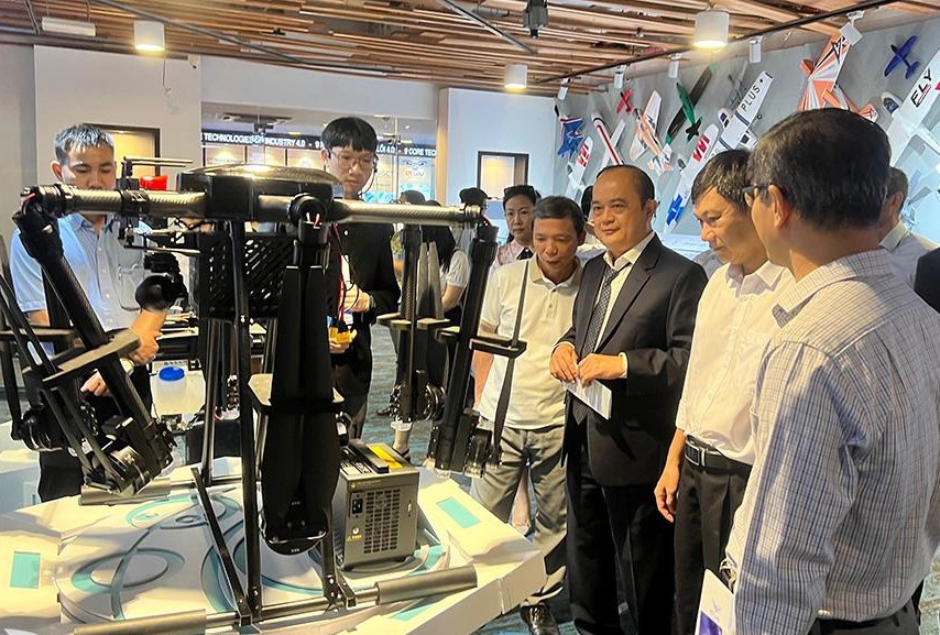 Tỉnh Đồng Nai đẩy mạnh&nbsp;m&ocirc; h&igrave;nh li&ecirc;n kết giữa Nh&agrave; nước - doanh nghiệp - viện/trường trong chuyển giao KHCN, ứng dụng c&ocirc;ng nghệ v&agrave;o thực tiễn. Ảnh: H.Q