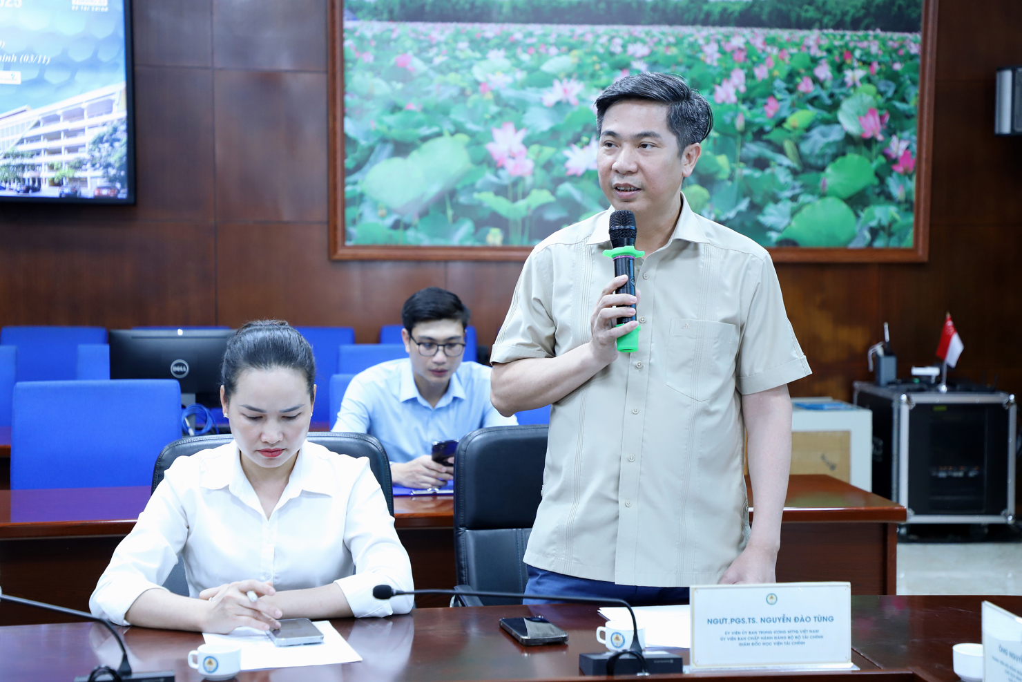 PGS.TS Nguyễn Đ&agrave;o T&ugrave;ng - Gi&aacute;m đốc Học viện T&agrave;i ch&iacute;nh chia sẻ về&nbsp;giải Golf tại chương tr&igrave;nh.