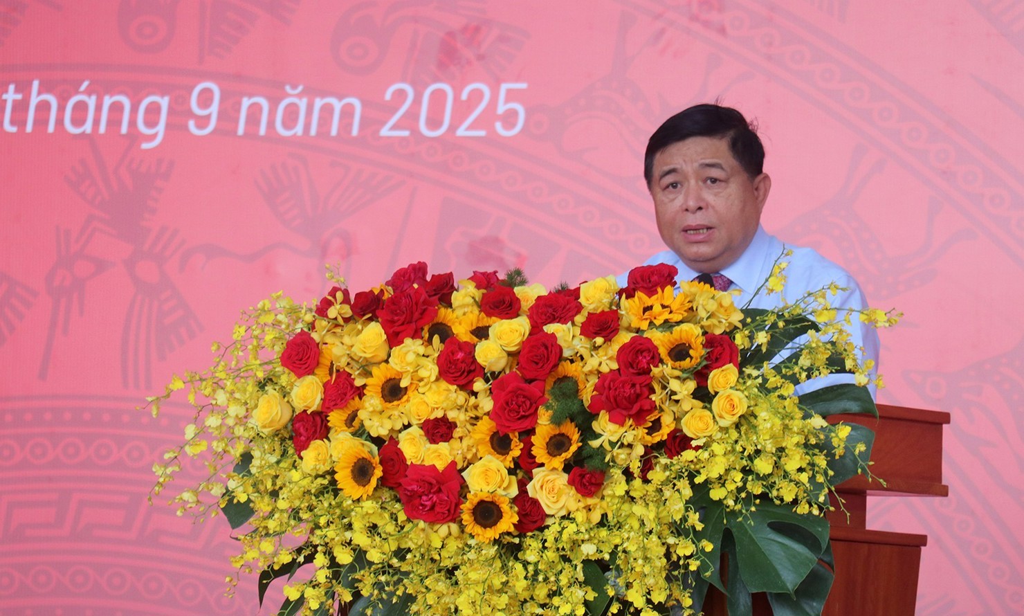 Ph&oacute; Thủ tướng Ch&iacute;nh phủ Nguyễn Ch&iacute; Dũng ph&aacute;t biểu tại Lễ khởi c&ocirc;ng. Ảnh: VP