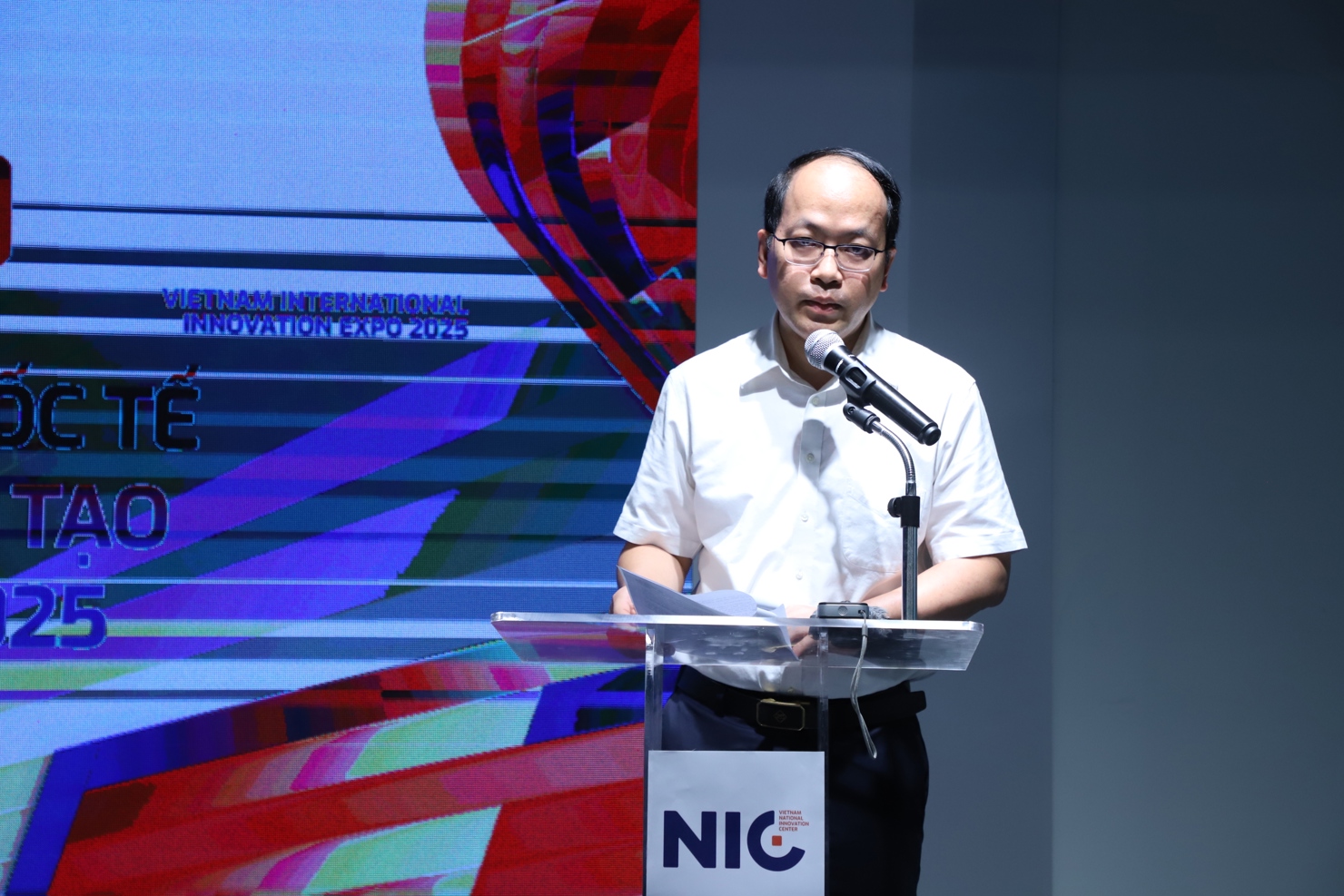 &Ocirc;ng Vũ Quốc Huy - Gi&aacute;m đốc Trung t&acirc;m Đổi mới s&aacute;ng tạo Quốc gia - Bộ T&agrave;i ch&iacute;nh ph&aacute;t biểu tại Buổi c&ocirc;ng bố th&ocirc;ng tin.