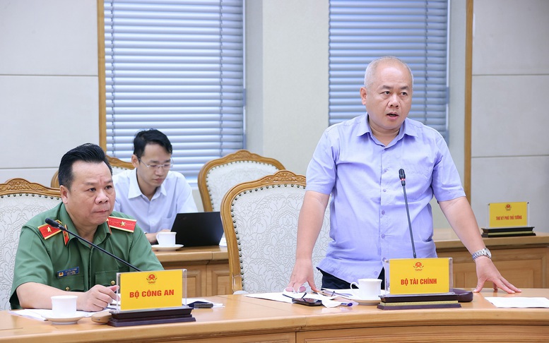 Thứ trưởng Bộ T&agrave;i ch&iacute;nh Đỗ Th&agrave;nh Trung ph&aacute;t biểu tại cuộc họp.&nbsp;Ảnh: VGP.