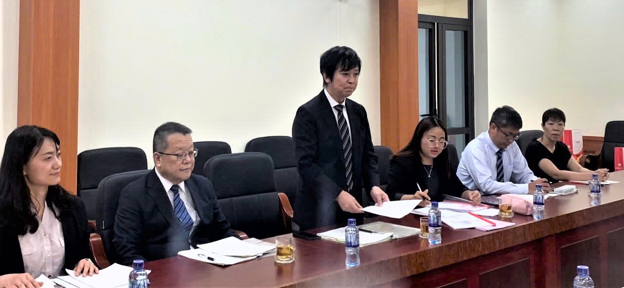 &Ocirc;ng Iwasa Tetsuya - Cố vấn cao cấp về sử dụng dữ liệu thống k&ecirc; ti&ecirc;n tiến, Bộ Nội vụ v&agrave; Truyền th&ocirc;ng (MCI), nguy&ecirc;n Thủ trưởng Cơ quan Thống k&ecirc; Nhật Bản nhiệm kỳ 2023-2025 ph&aacute;t biểu tại buổi l&agrave;m việc.