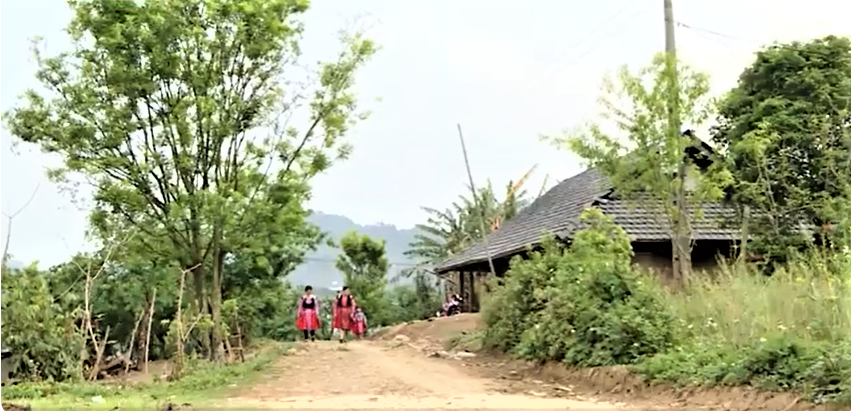 Nhiều chương trình, chính sách hỗ trợ giảm nghèo cho vùng khó khăn.