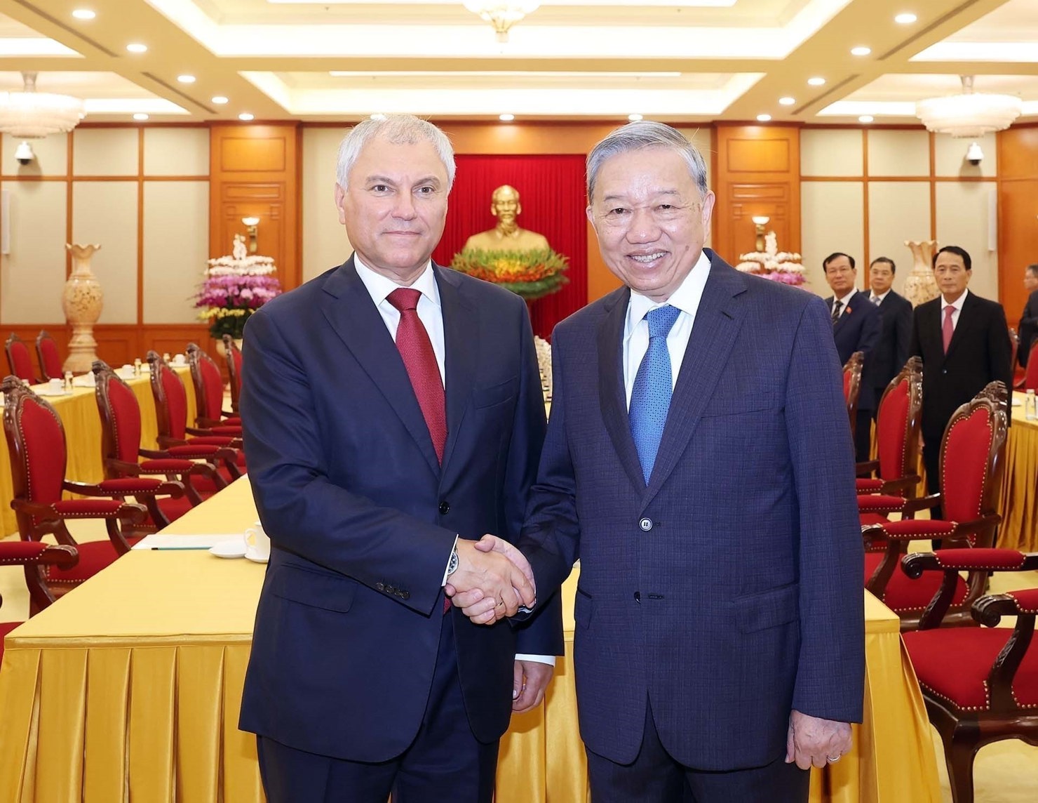 Tổng B&iacute; thư T&ocirc; L&acirc;m tiếp Chủ tịch Duma Quốc gia Nga Vyacheslav Volodin. Ảnh: Thống Nhất/TTXVN