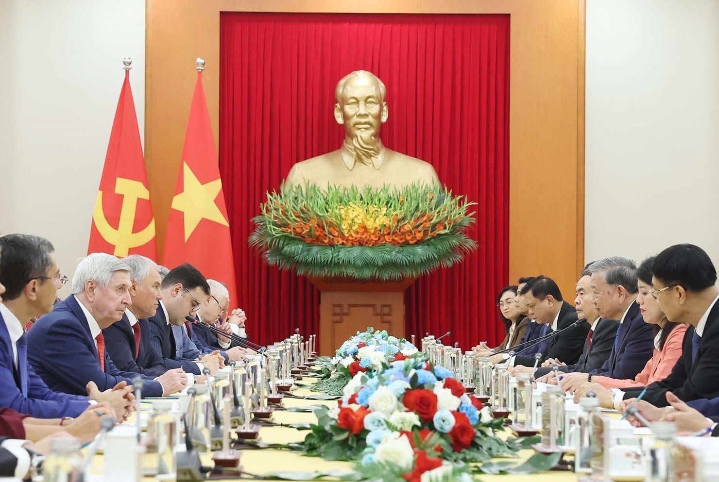 To&agrave;n cảnh cuộc tiếp. Ảnh: Thống Nhất/TTXVN