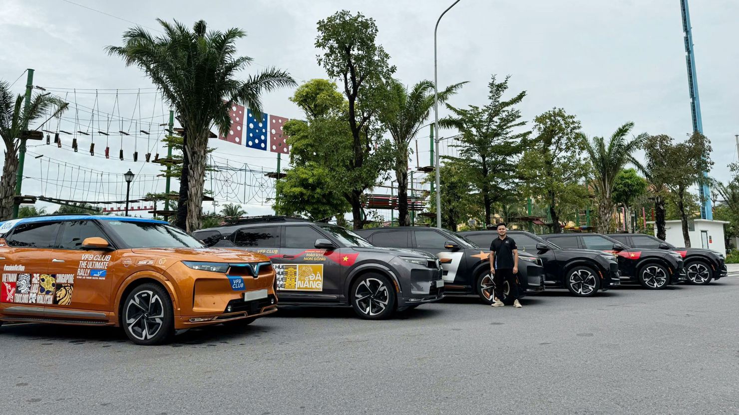 Anh Giang đ&atilde; c&ugrave;ng c&aacute;c chủ xe VF 9 kh&aacute;c thực hiện nhiều chuyến đi đường d&agrave;i.