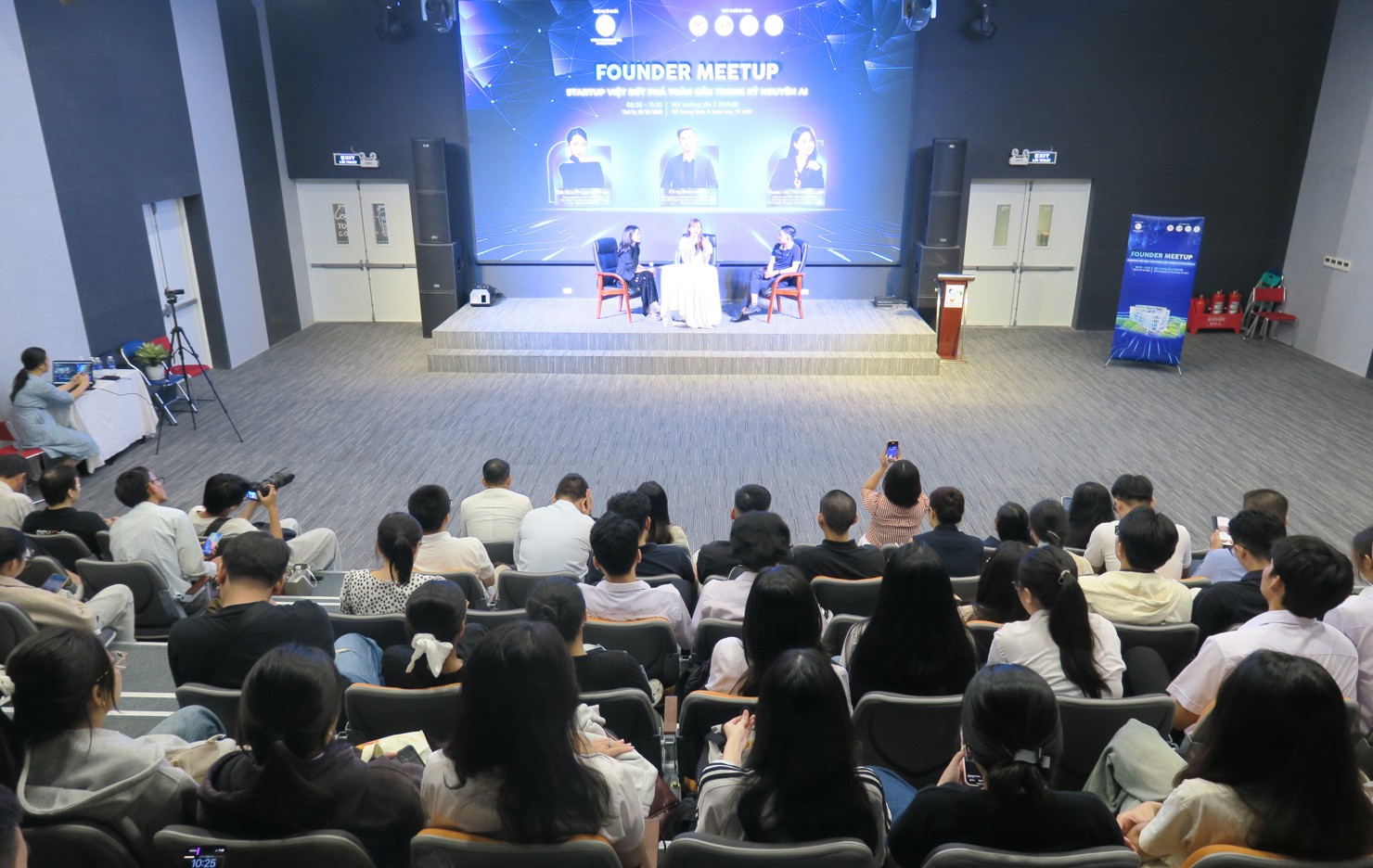 Startup cần ch&uacute; trọng ứng dụng AI ngay từ giai đoạn thiết kế, sản xuất đến tiếp thị v&agrave; chăm s&oacute;c kh&aacute;ch h&agrave;ng. Ảnh: Đức Mỹ