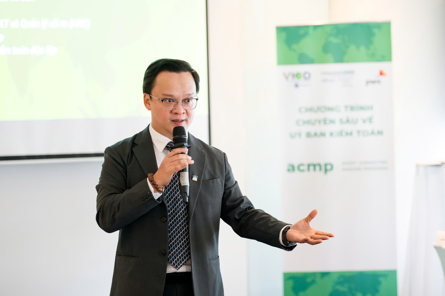 &Ocirc;ng Nguyễn Anh Tuấn,hướng dẫn v&agrave; chia sẻ tại ACMP.