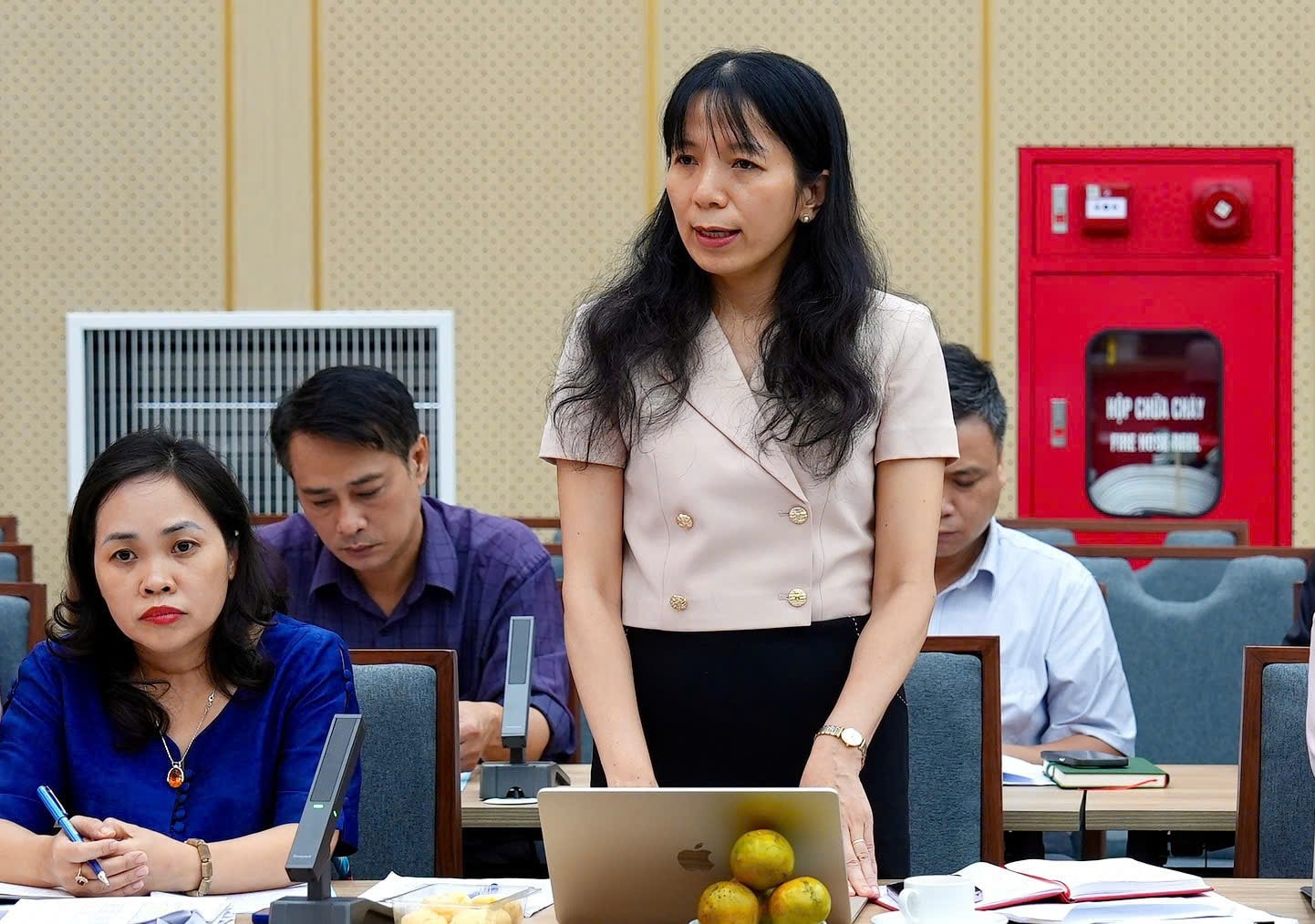 Ph&oacute; Cục trưởng Cục Đầu tư nước ngo&agrave;i (Bộ T&agrave;i ch&iacute;nh) Đ&agrave;o Thanh Hương ph&aacute;t biểu tại Tọa đ&agrave;m.