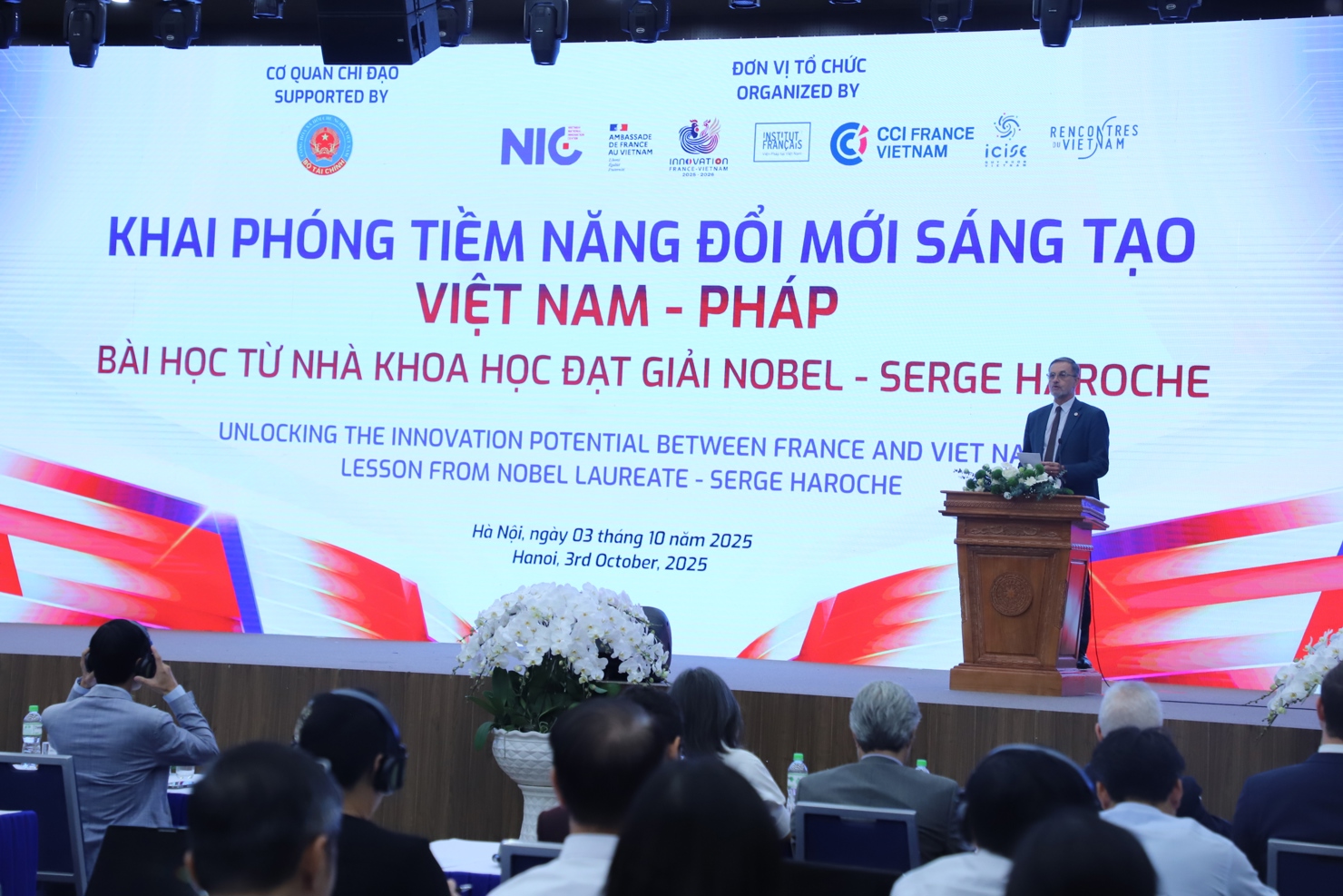 &Ocirc;ng Olivier Brochet - Đại sứ Đặc mệnh to&agrave;n quyền Cộng h&ograve;a Ph&aacute;p tại Việt Nam ph&aacute;t biểu tại Diễn đ&agrave;n.&nbsp;
