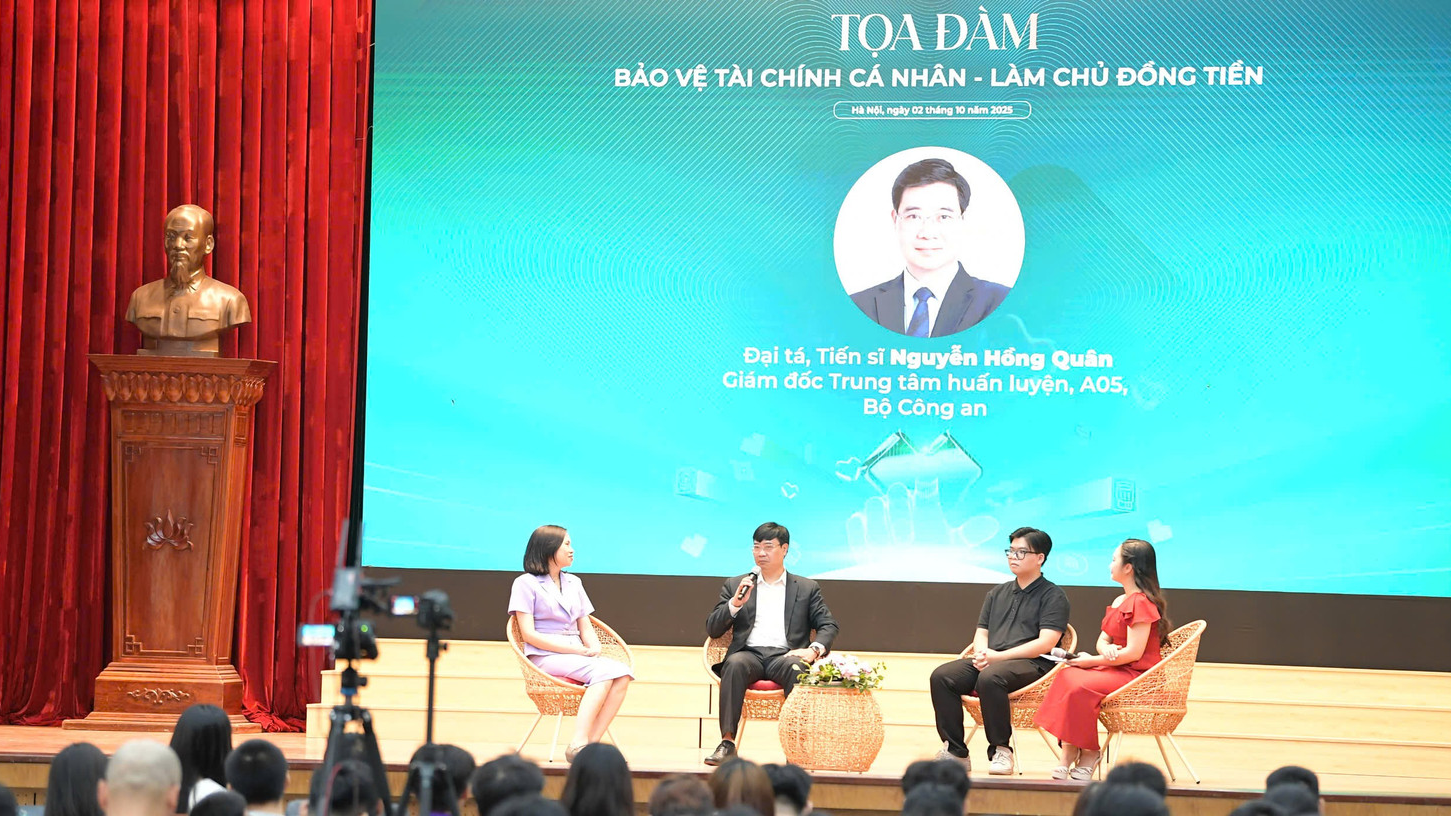 Tọa đ&agrave;m &ldquo;Bảo vệ t&agrave;i ch&iacute;nh c&aacute; nh&acirc;n - L&agrave;m chủ đồng tiền&rdquo;.