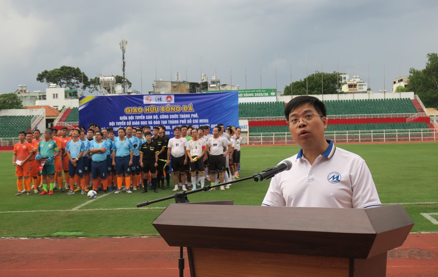 PGS.TS. Phạm Tiến Đạt - Hiệu trưởng Trường Đại học T&agrave;i ch&iacute;nh - Marketing ph&aacute;t biểu tại sự kiện. Ảnh: Đức Mỹ