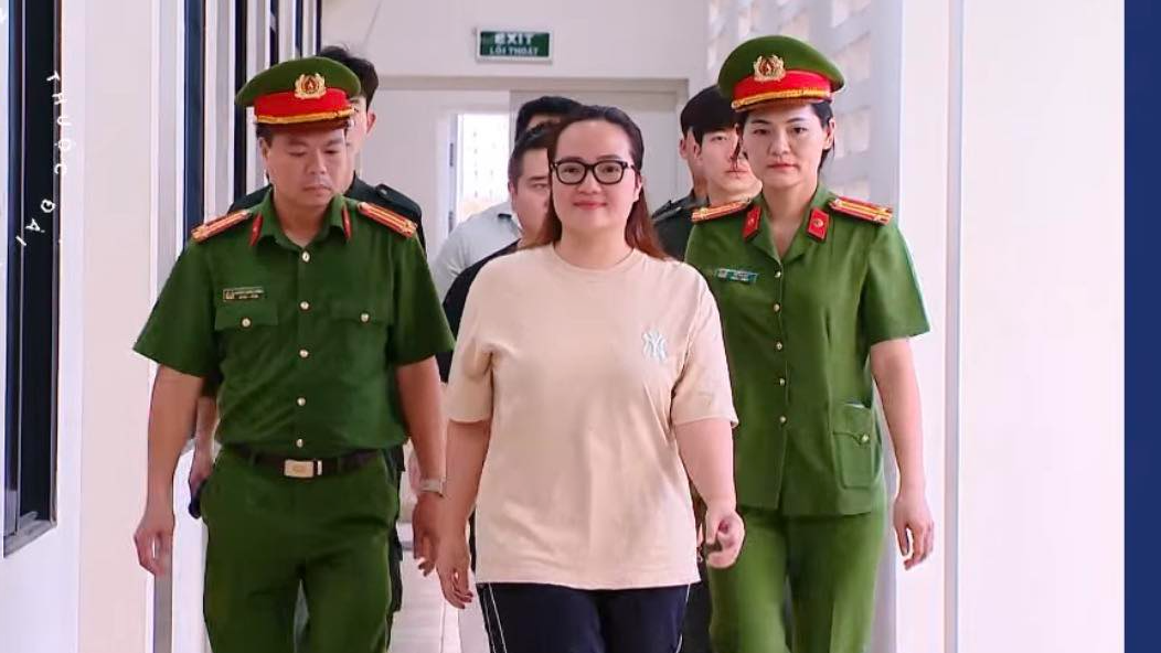 Khởi tố doanh nh&acirc;n Ho&agrave;ng Hường c&ugrave;ng 5 đồng phạm về tội Vi phạm quy định về kế to&aacute;n g&acirc;y hậu quả nghi&ecirc;m trọng.