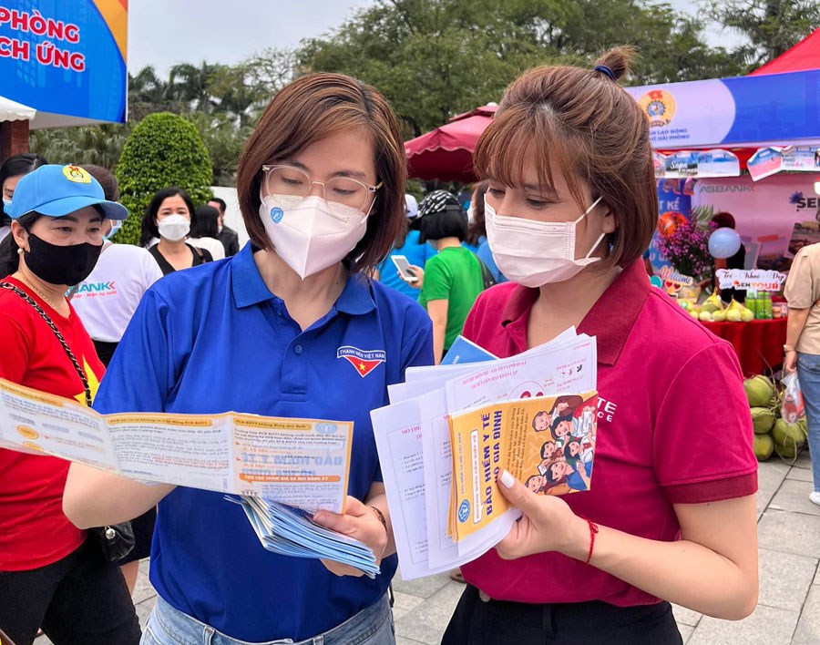 BHXH Việt Nam y&ecirc;u cầu to&agrave;n hệ thống quyết liệt c&aacute;c giải ph&aacute;p ph&aacute;t triển người tham gia v&agrave; tăng thu trong những th&aacute;ng cuối năm.