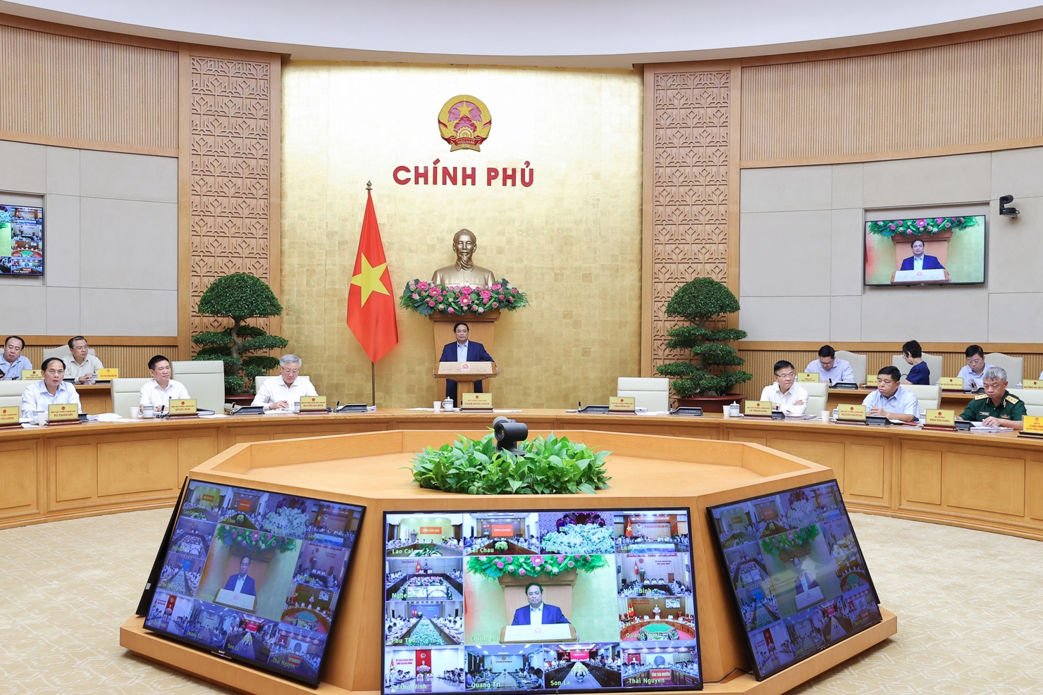 Thủ tướng Phạm Minh Ch&iacute;nh chủ tr&igrave; Hội nghị trực tuyến Ch&iacute;nh phủ với địa phương th&aacute;ng 9/2025, thảo luận về nhiều nội dung quan trọng. Ảnh: VGP/Nhật Bắc