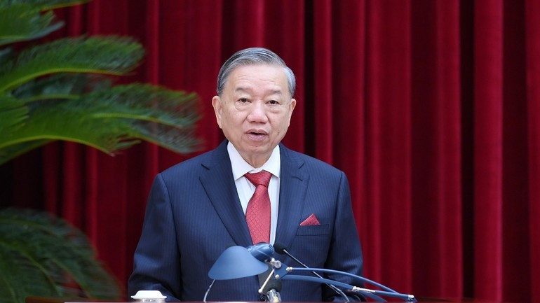 Thưa c&aacute;c đồng ch&iacute; Ủy vi&ecirc;n Bộ Ch&iacute;nh trị, Ủy vi&ecirc;n Ban B&iacute; thư, Ủy vi&ecirc;n Trung ương Đảng! &nbsp;