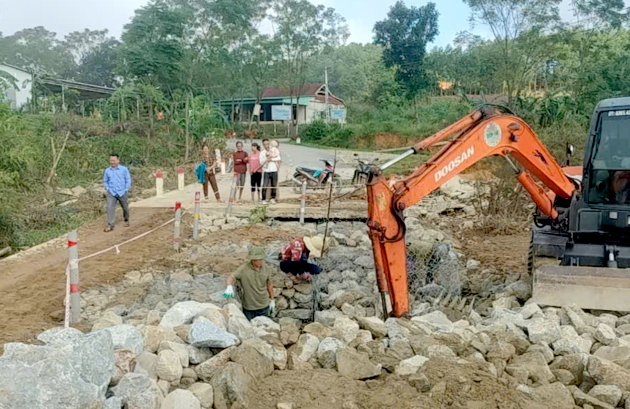 Cục Đường bộ Việt Nam chỉ đạo khôi phục nhanh hạ tầng giao thông, bảo đảm an toàn cho người và phương tiện.