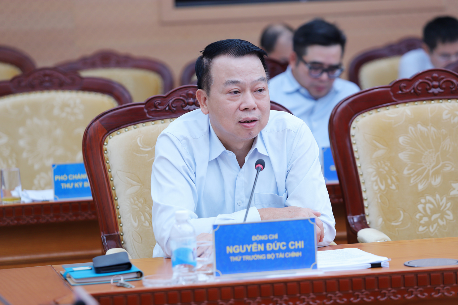 Thứ trưởng Nguyễn Đức Chi&nbsp; y&ecirc;u cầu c&aacute;c đơn vị chủ động cập nhật th&ocirc;ng tin, tr&aacute;nh để bị đ&aacute;nh gi&aacute; chậm tiến độ do thiếu phối hợp.