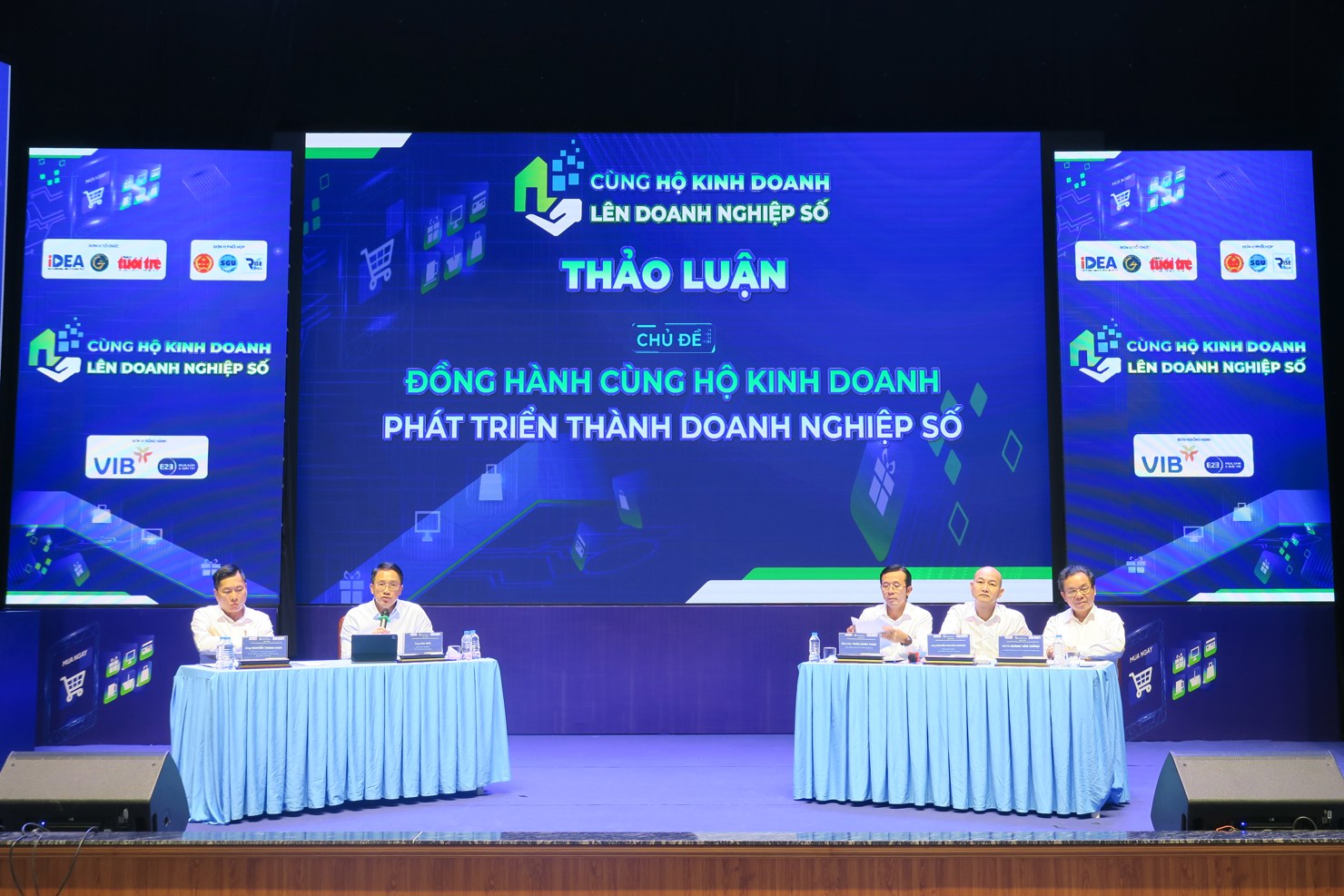 C&aacute;c diễn giả giải đ&aacute;p tại hội thảo