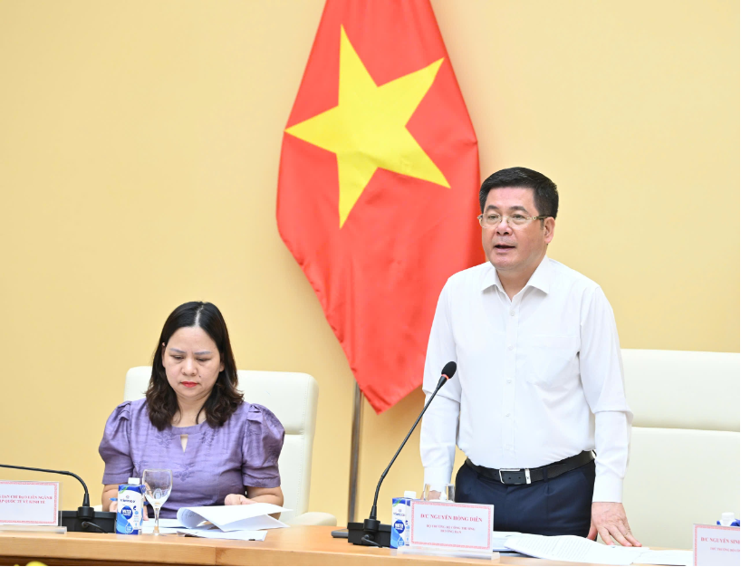 Bộ trưởng Bộ Công Thương Nguyễn Hồng Diên -Trưởng Ban Chỉ đạo liên ngành hội nhập quốc tế về kinh tế đã chủ trì Phiên họp.