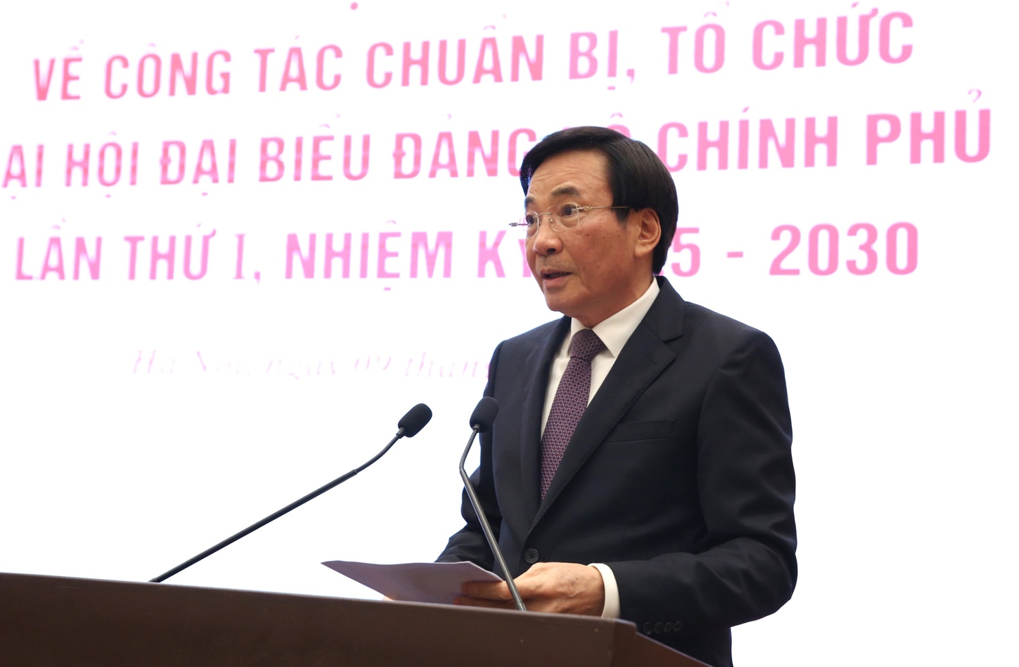 Bộ trưởng, Chủ nhiệm Văn phòng Chính phủ Trần Văn Sơn thông tin về Đại hội.