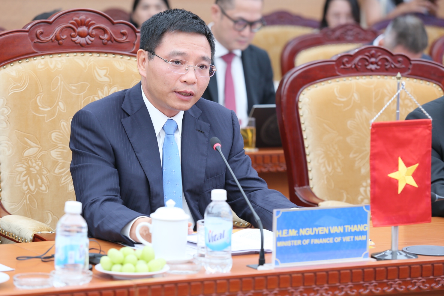 Bộ trưởng Bộ T&agrave;i ch&iacute;nh Nguyễn Văn Thắng nhấn mạnh: quan hệ Việt Nam - Singapore đang ph&aacute;t triển mạnh mẽ, thực chất v&agrave; hiệu quả.
