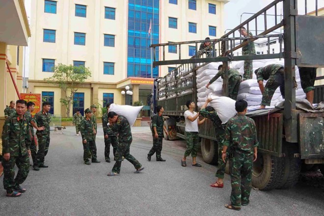 Công tác giao, nhận gạo dự trữ quốc gia cho tỉnh Cao Bằng.