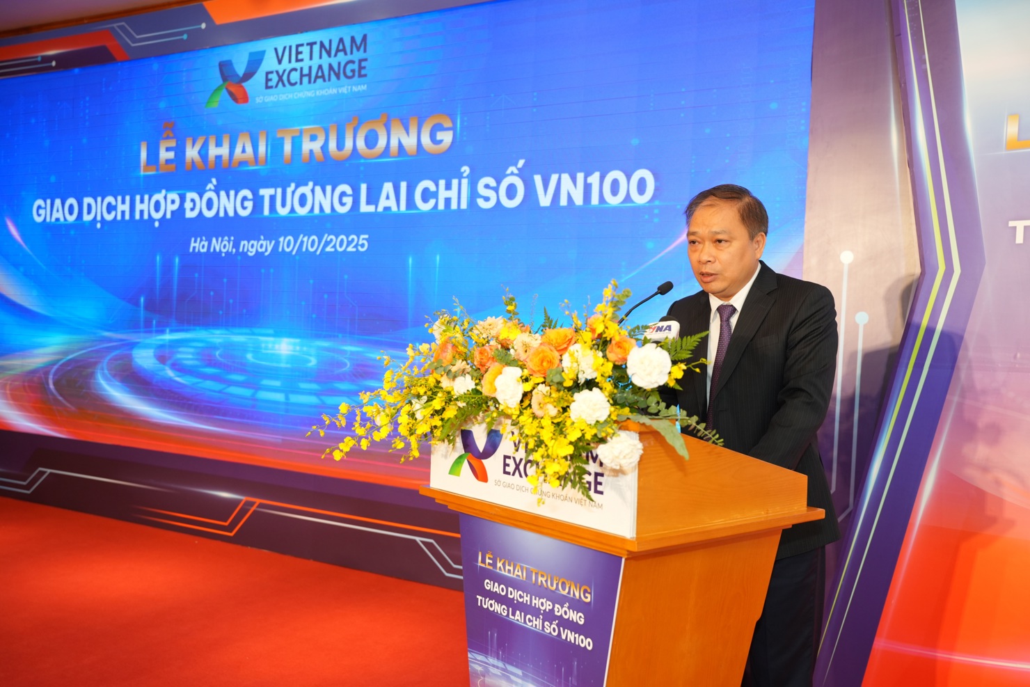 Ông Lương Hải Sinh - Chủ tịch Hội đồng thành viên của VNX khẳng định VNX sẽ tiếp tục nghiên cứu, đưa vào áp dụng các sản phẩm mới trong tương lai để thu hút sự quan tâm từ đông đảo công chúng đầu tư.