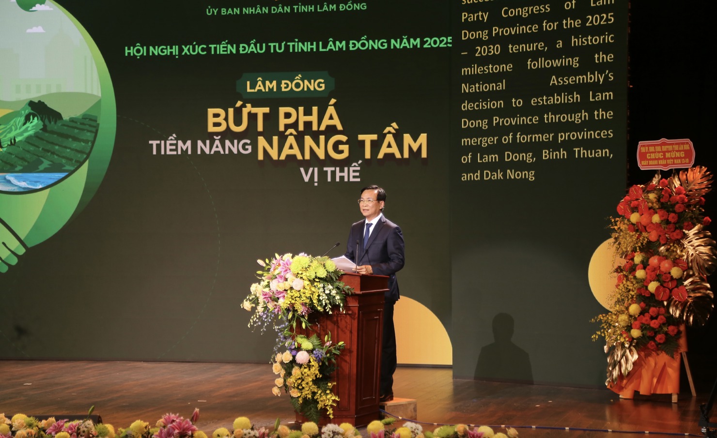 Chủ tịch UBND tỉnh L&acirc;m Đồng Hồ Văn Mười ph&aacute;t biểu khai mạc hội nghị. Ảnh: L&ecirc; Văn