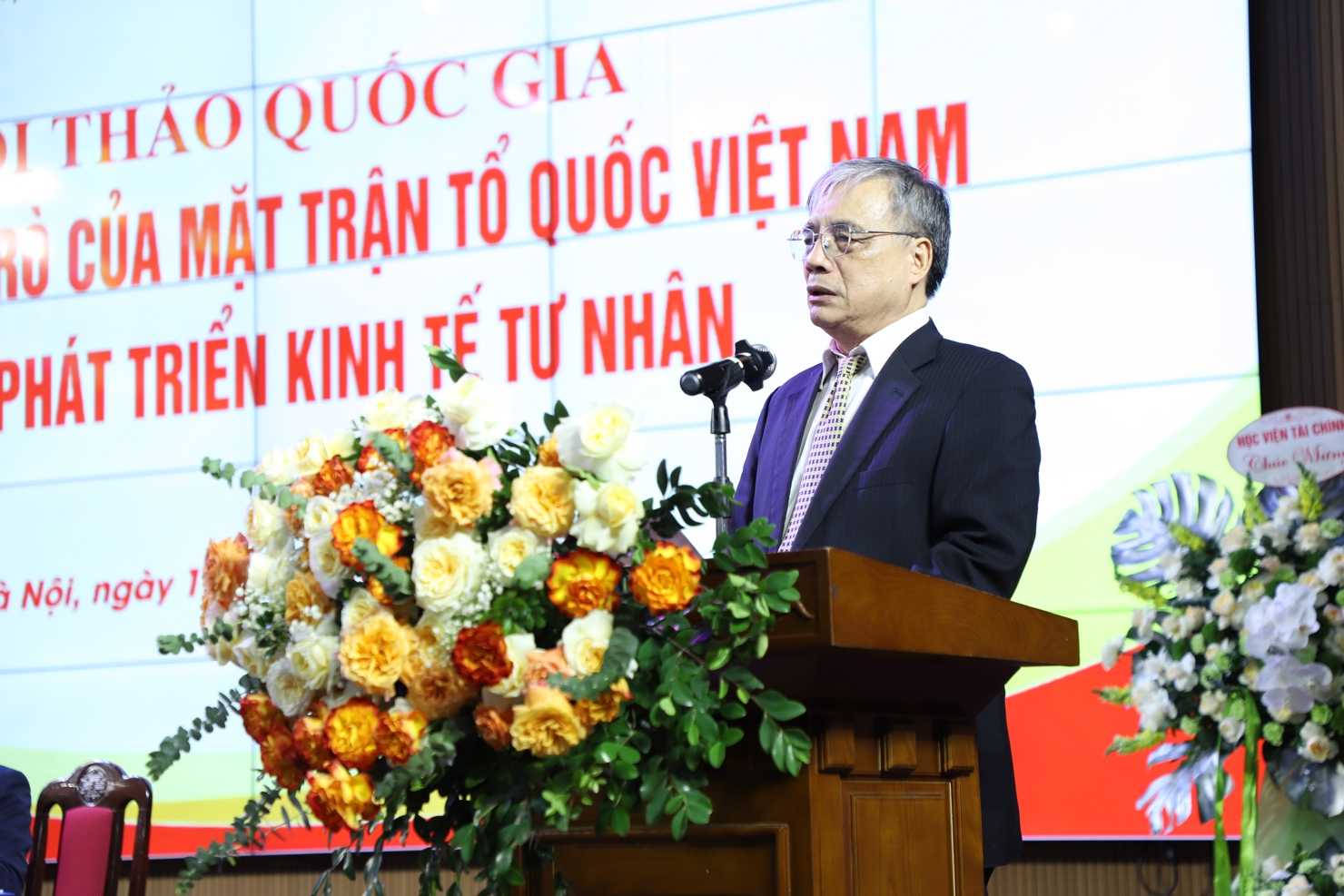 PGS.TS Trần Đ&igrave;nh Thi&ecirc;n cho rằng cần&nbsp;l&agrave;m r&otilde; vai tr&ograve;, tr&aacute;ch nhiệm của Mặt trận v&agrave; c&aacute;c tổ chức th&agrave;nh vi&ecirc;n trong th&uacute;c đẩy ph&aacute;t triển kinh tế tư nh&acirc;n.