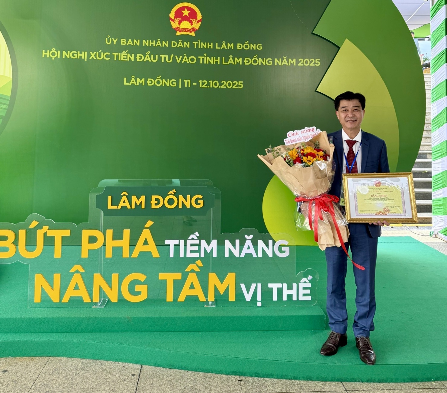 Ông Nguyễn Thanh Tiền là 1 trong 80 doanh nhân tiêu biểu vừa nhận Bằng khen của Chủ tịch UBND tỉnh Lâm Đồng. Ảnh: Lê Văn