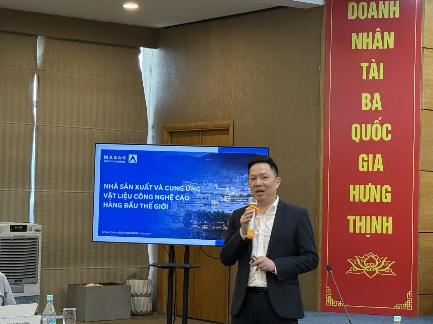 &Ocirc;ng Phan Chiến Thắng- Ph&oacute; Tổng Gi&aacute;m đốc Masan High-tech Materials đề xuất c&aacute;c giải ph&aacute;p tạo thuận lợi cho doanh nghiệp hoạt động khai th&aacute;c, chế biến kho&aacute;ng sản.