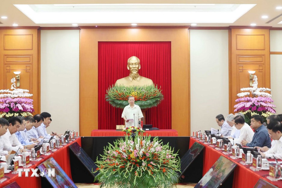 Tổng Bí thư Tô Lâm chủ trì phiên họp Thường trực Ban Chỉ đạo Trung ương về phát triển khoa học, công nghệ, đổi mới sáng tạo và chuyển đổi số. Ảnh: Thống Nhất - TTXVN. 