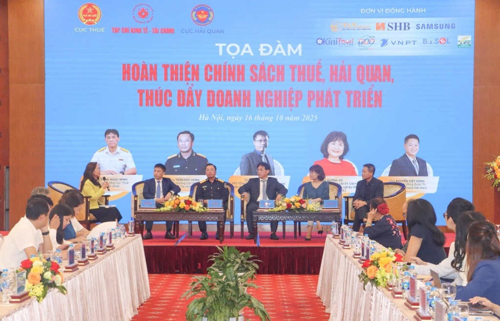 Phiên trao đổi, thảo luận tại Toạ đàm.