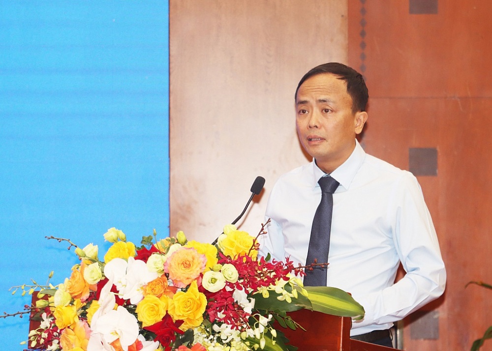 Ông Phạm Thu Phong, Tổng Biên tập Tạp chí Kinh tế - Tài chính, Trưởng Ban tổ chức phát biểu khai mạc toạ đàm.