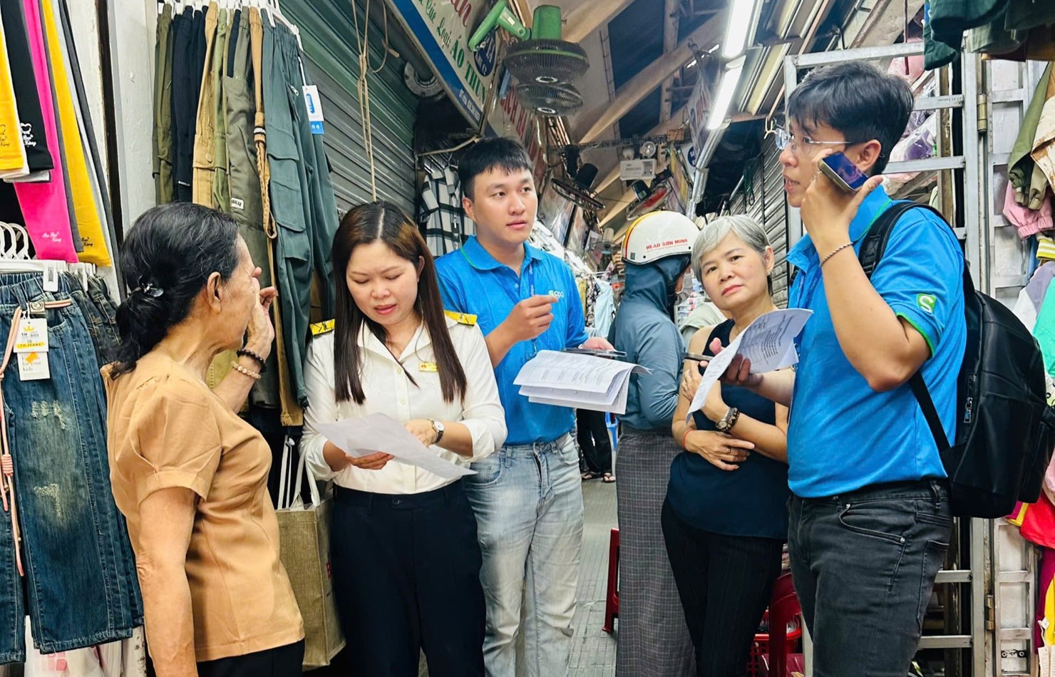 Nhiều hộ kinh doanh kiến nghị thời điểm lập hóa đơn là 3 ngày làm việc kể từ khi hoàn thành bàn giao hàng hóa hoặc cung cấp dịch vụ. Ảnh: TL
