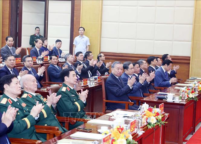 Tổng Bí thư Tô Lâm, Bí thư Quân uỷ Trung ương và các đại biểu - Ảnh: TTXVN
