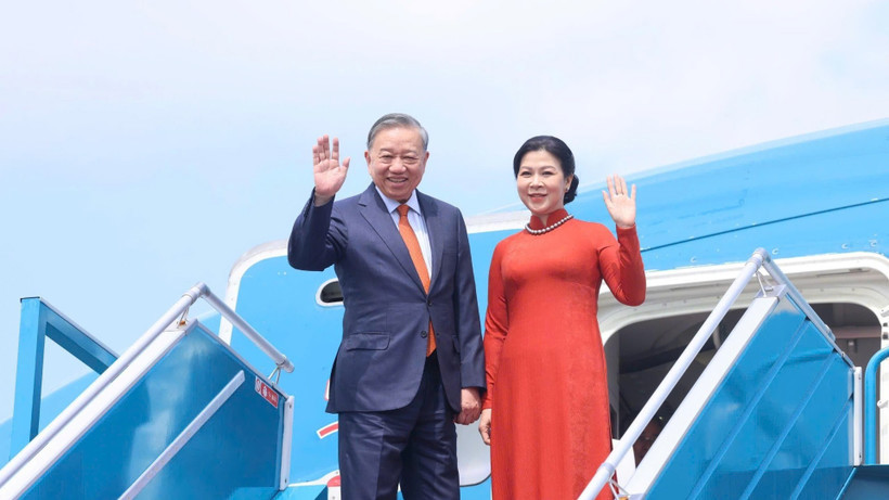 Lễ tiễn Tổng Bí thư Tô Lâm và Phu nhân tại sân bay quốc tế Nội Bài. (Ảnh: Thống Nhất/TTXVN).