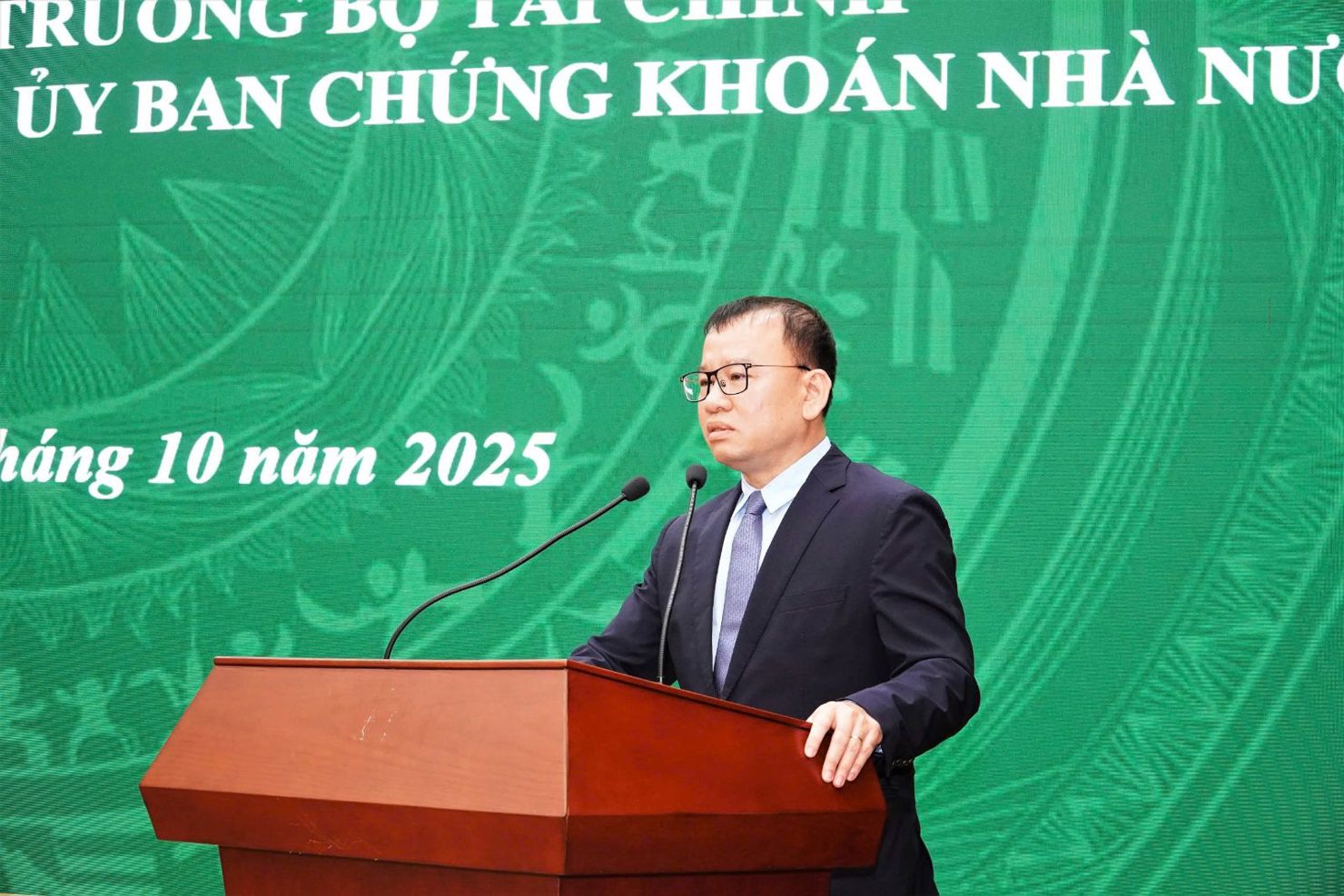 &Ocirc;ng Nguyễn Ho&agrave;ng Dương - Ph&oacute; Vụ trưởng Vụ C&aacute;c Định chế T&agrave;i ch&iacute;nh giữ chức Ph&oacute; Chủ tịch UBCKNN kể từ ng&agrave;y 20/10/2025.