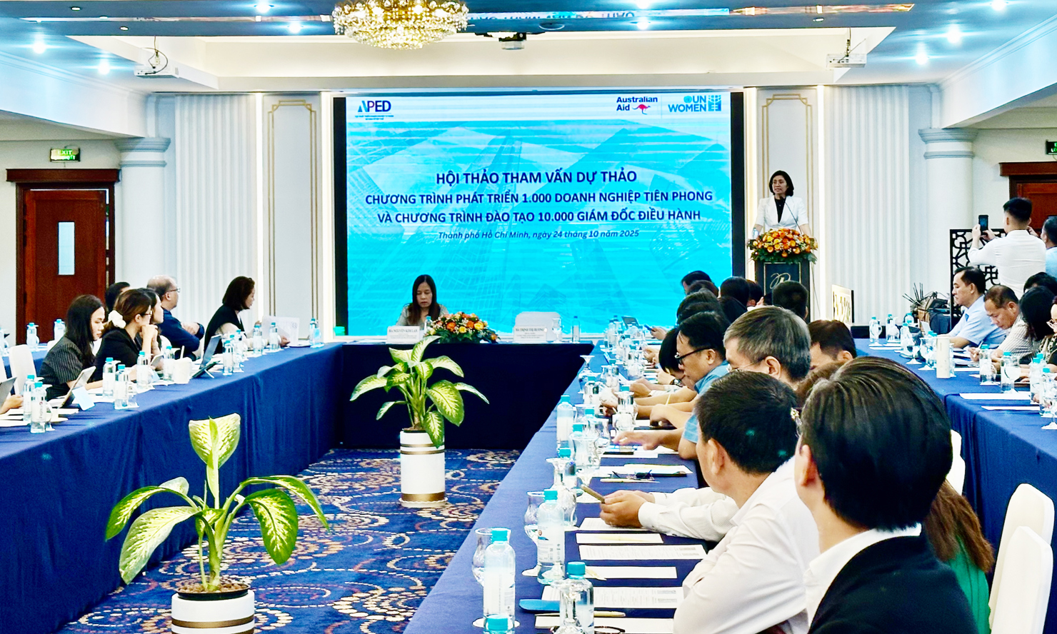 Hội thảo tham vấn dự thảo Chương trình phát triển 1.000 doanh nghiệp tiên phong và Chương trình đào tạo 10.000 CEO.