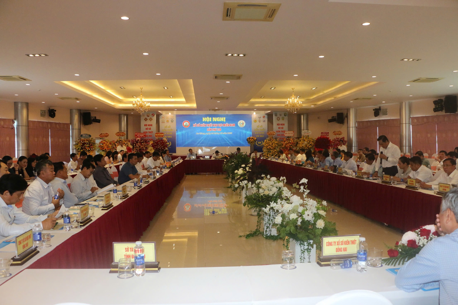 Toàn cảnh Hội nghị.