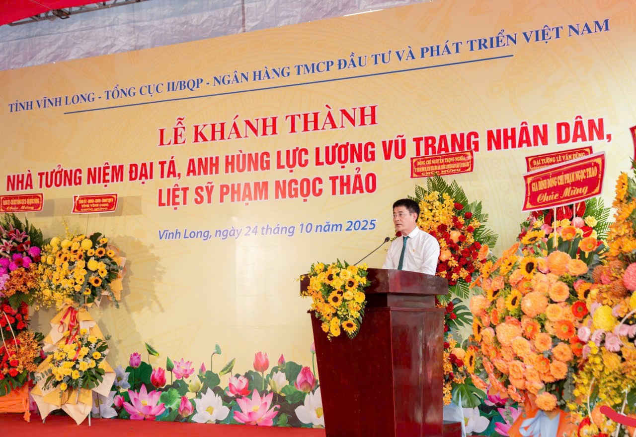 Đồng ch&iacute; Lại Tiến Qu&acirc;n - Ph&oacute; Tổng Gi&aacute;m đốc BIDV, ph&aacute;t biểu tại buổi lễ