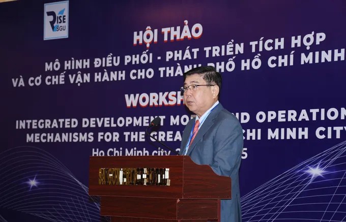 TS . Nguyễn Thành Phong chia sẻ tại hội thảo